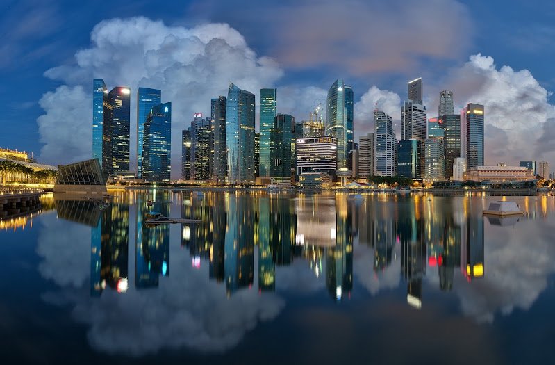 Spectacular view of Singapore Skyline from Marina Bay Singapore