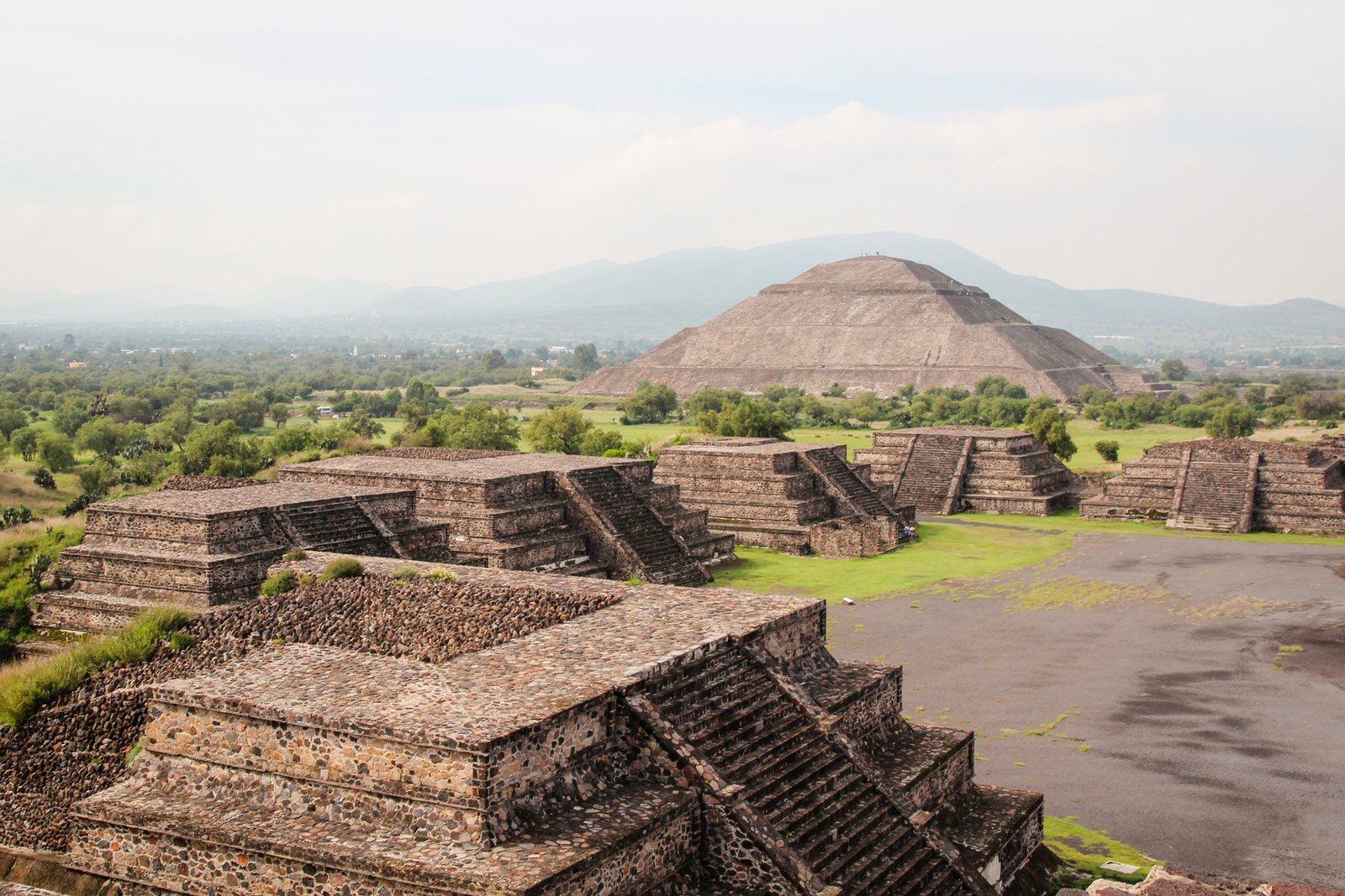 https://i0.wp.com/aglobewelltravelled.com/wp-content/uploads/2024/12/Teotihuacan-Mexico.jpg?fit=2200%2C1467&ssl=1