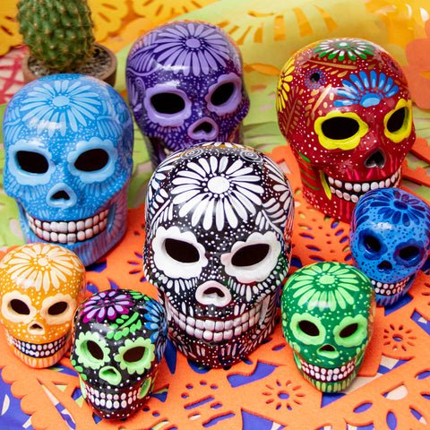 https://cdn.shopify.com/s/files/1/0067/0433/2860/files/PORTADADETALLEhand_painted_Candy_Skull__9_copy_480x480.jpg?v=1727825230