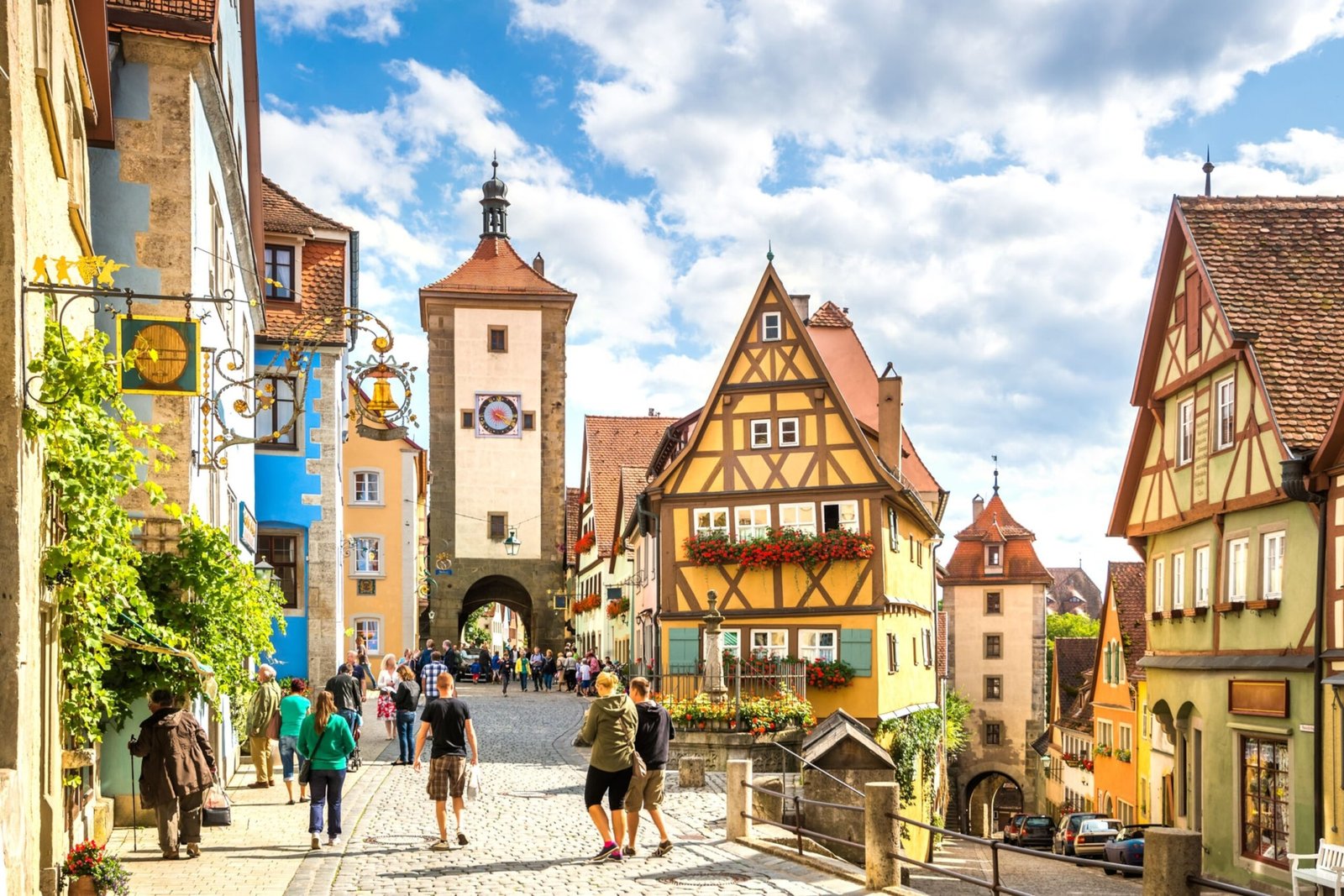 https://i.natgeofe.com/n/dcf55273-196d-4027-b501-da4ed8000f63/drive-the-romantic-road-rothenburg-ob-der-tauber-germany.jpg